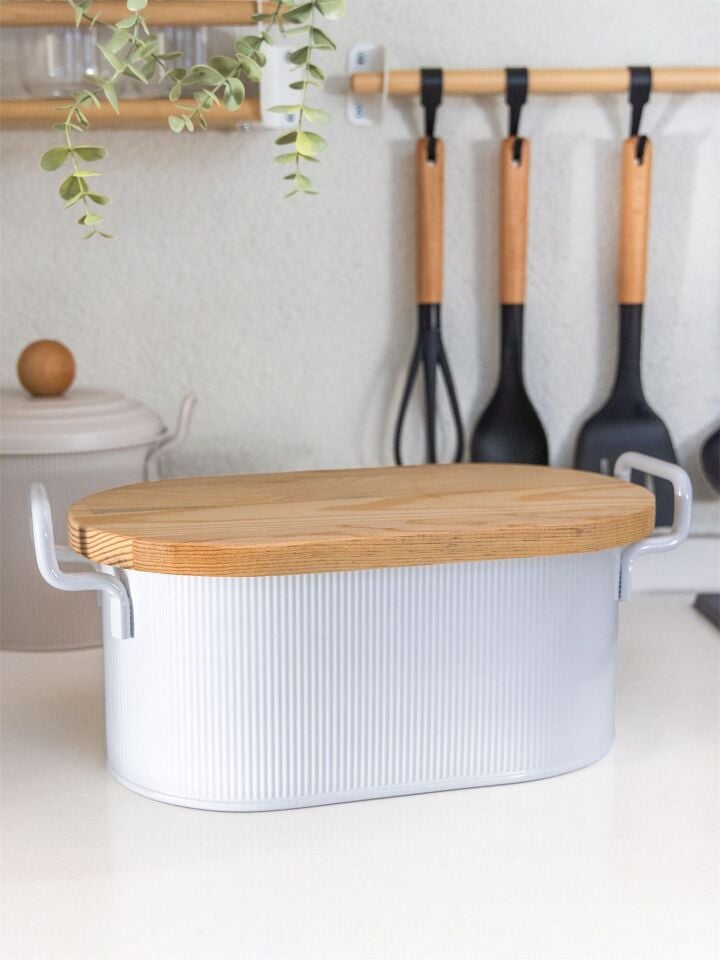 The Mia Stripe Ahşap Kapaklı Ekmek Saklama Kutusu 40x22x18cm BEYAZ