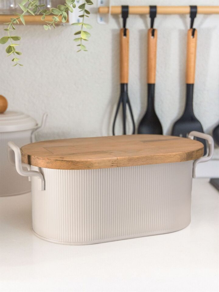 The Mia Stripe Ahşap Kapaklı Ekmek Saklama Kutusu 40x22x18cm BEJ