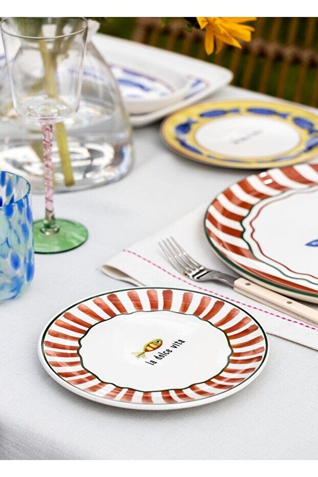 The Mia Fish Serisi 6'lı Pasta Tabağı Seti 19 cm Balık Desenli Renkli Seramik Tabak Seti