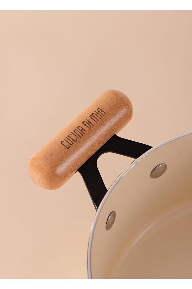 The Mia Cucina Di Mia Derin Tencere 22 cm